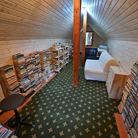 Casa De Vacanta Satic Piatra Craiului La Doi Viermi ภายนอก รูปภาพ