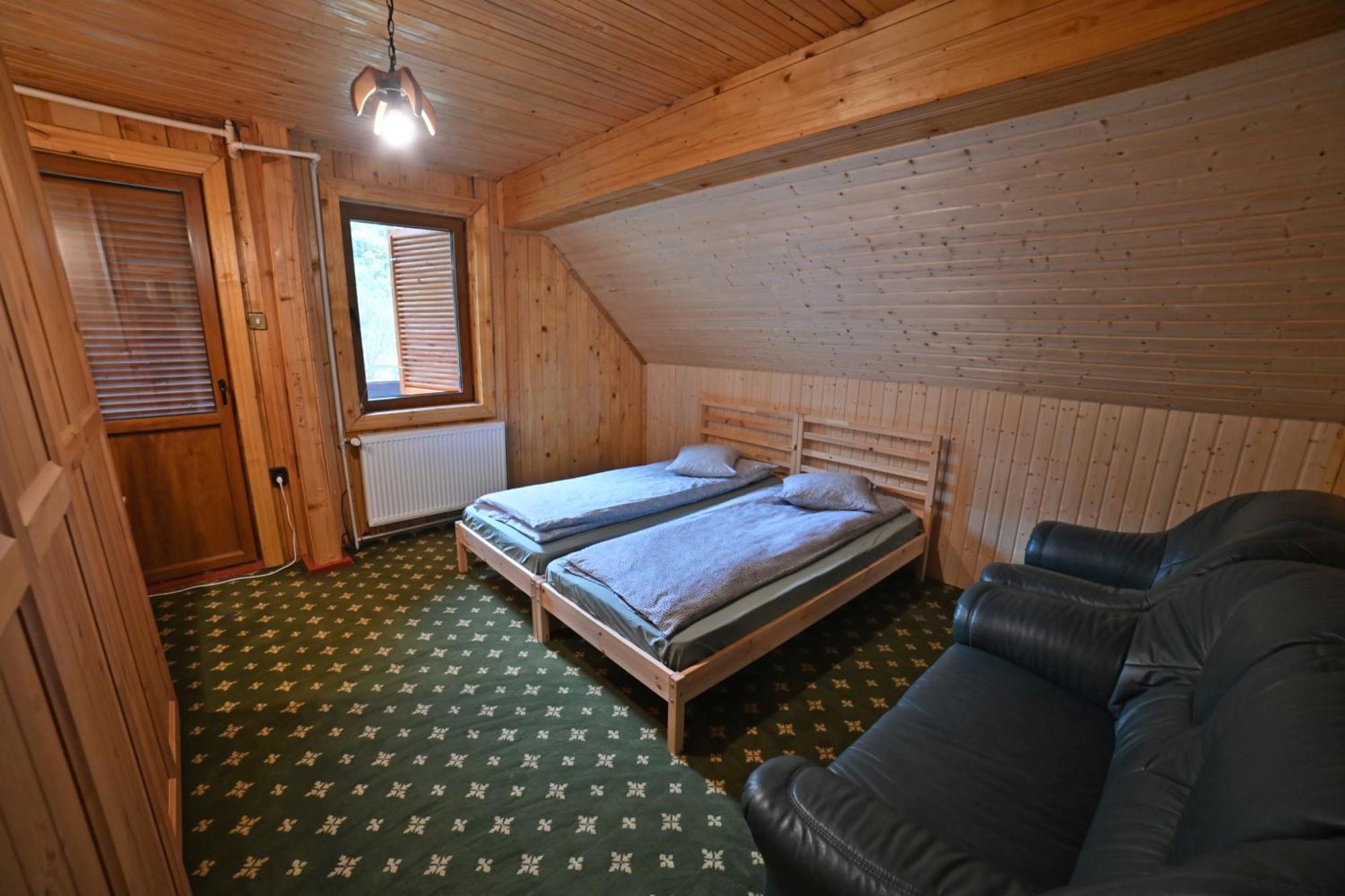 Casa De Vacanta Satic Piatra Craiului La Doi Viermi ภายนอก รูปภาพ