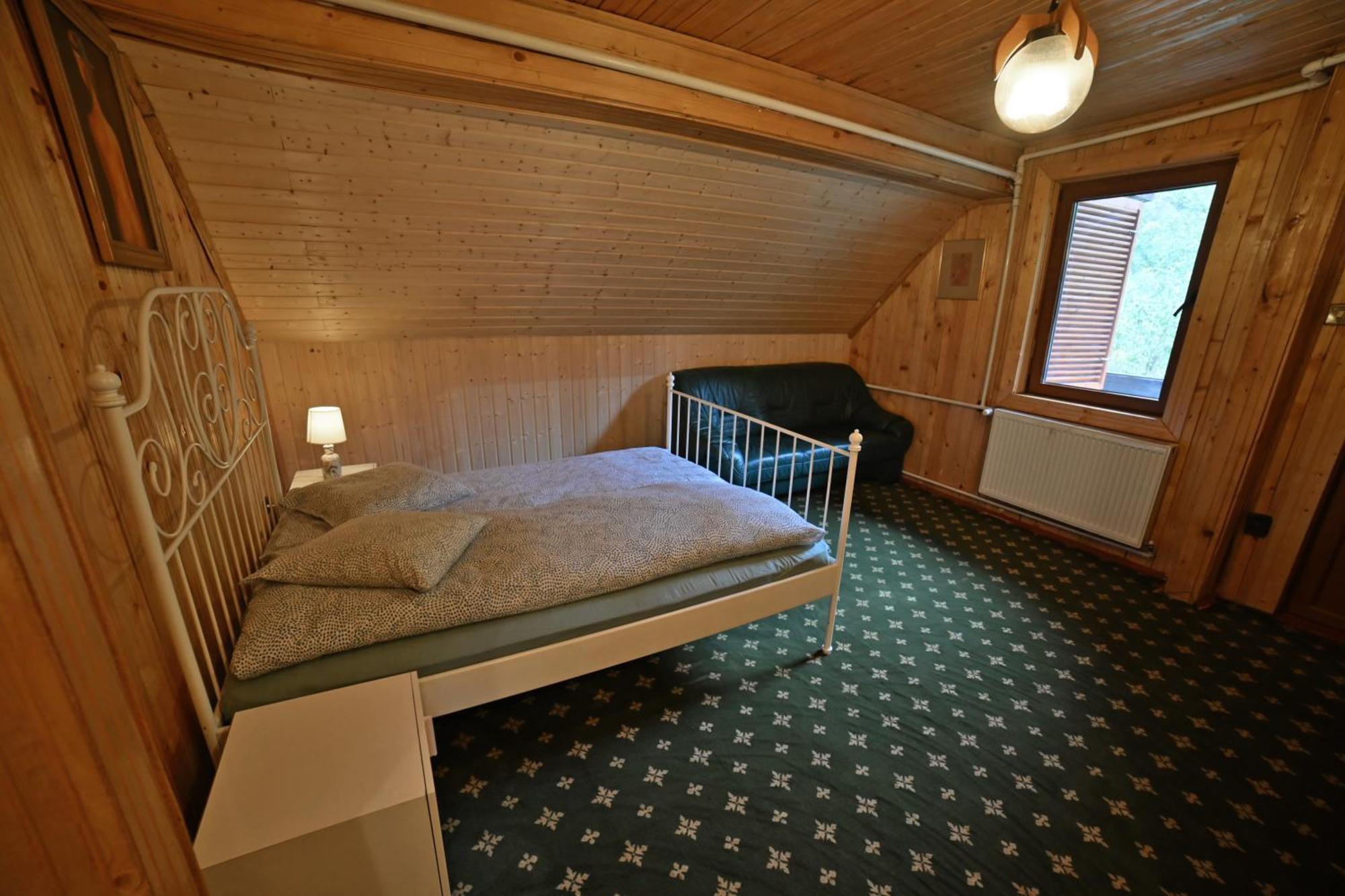 Casa De Vacanta Satic Piatra Craiului La Doi Viermi ภายนอก รูปภาพ